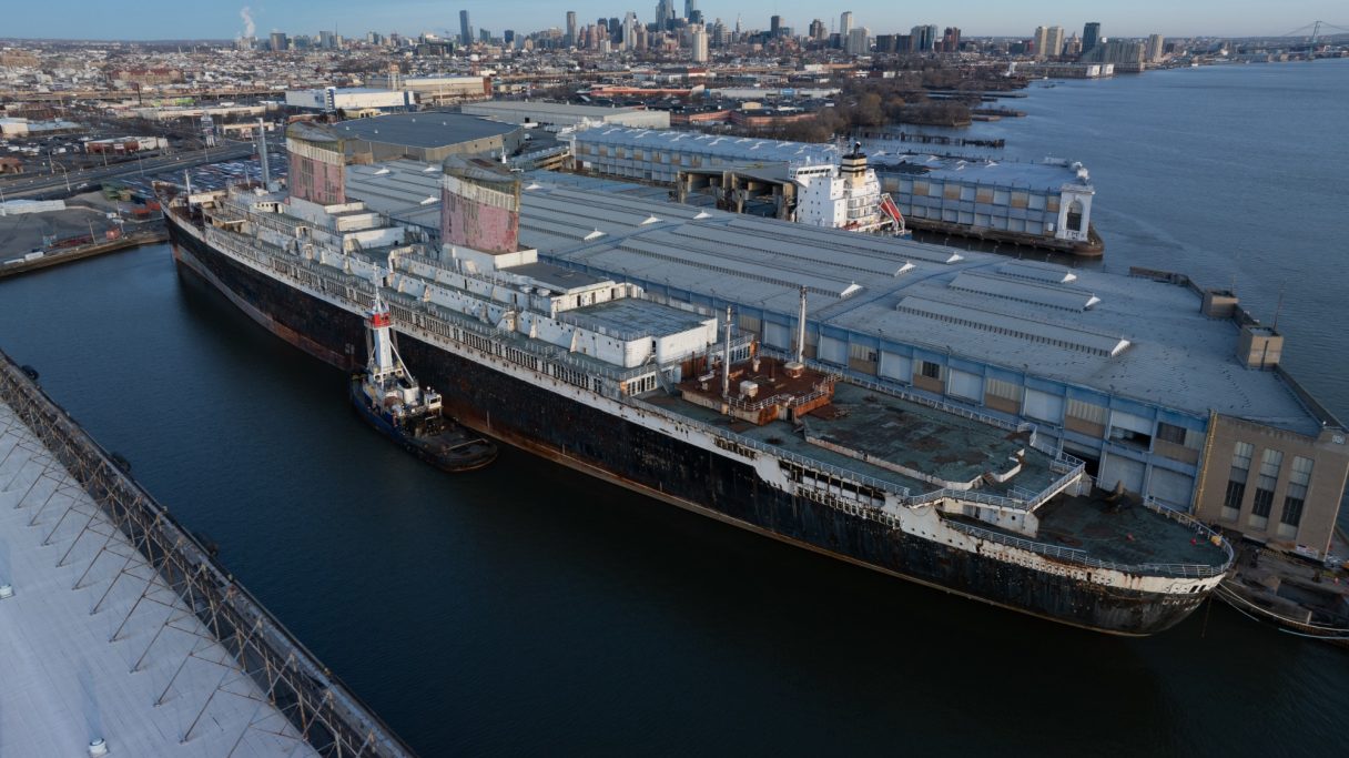 Vinik No. 6 alongside SS United States, February 2025 (cropped) The Vinik No. 6 alongside the SS United Stated at Pier 80 in Philadelphia
